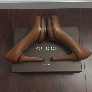 Brand New GUCCI platform pumps with dust bag